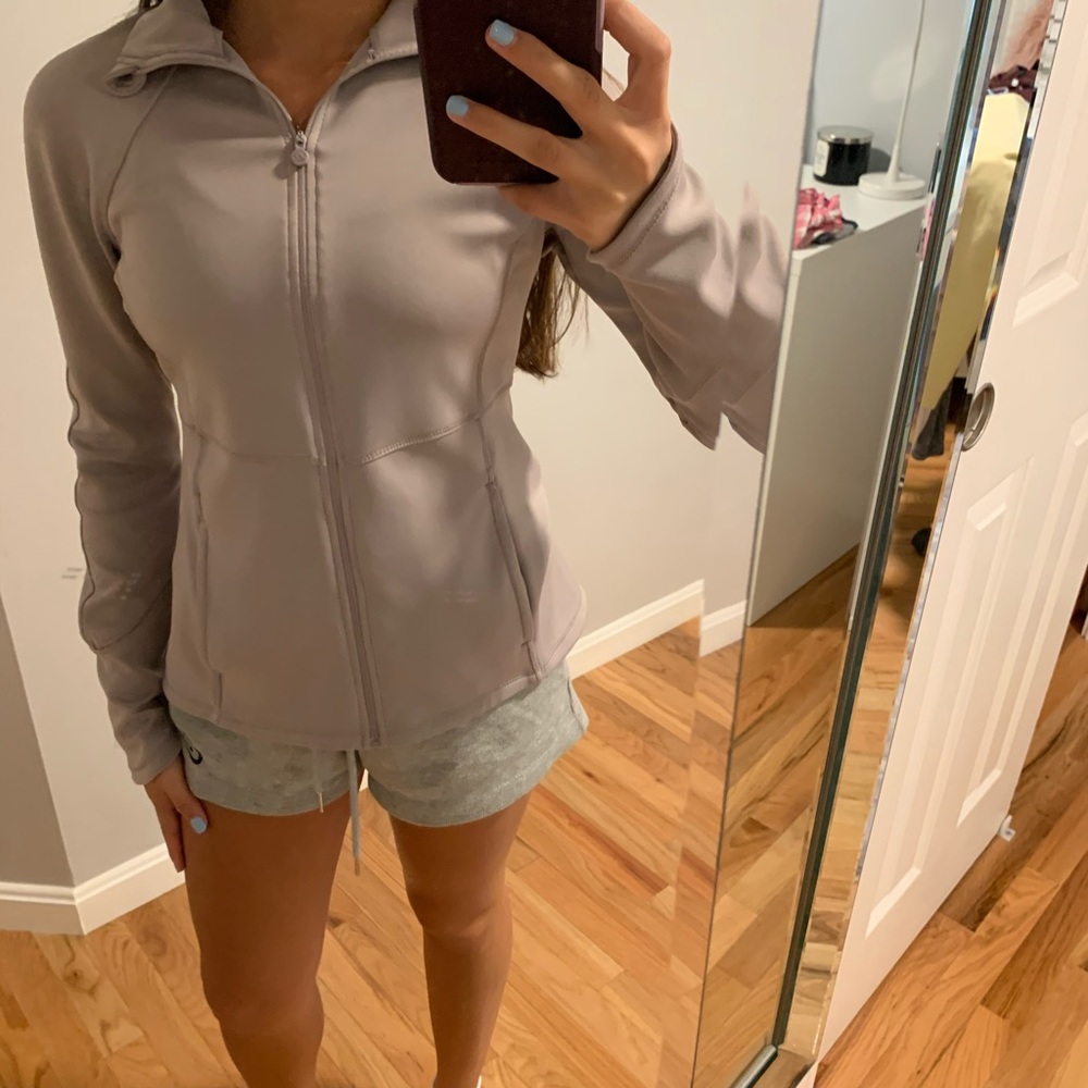Active zip up